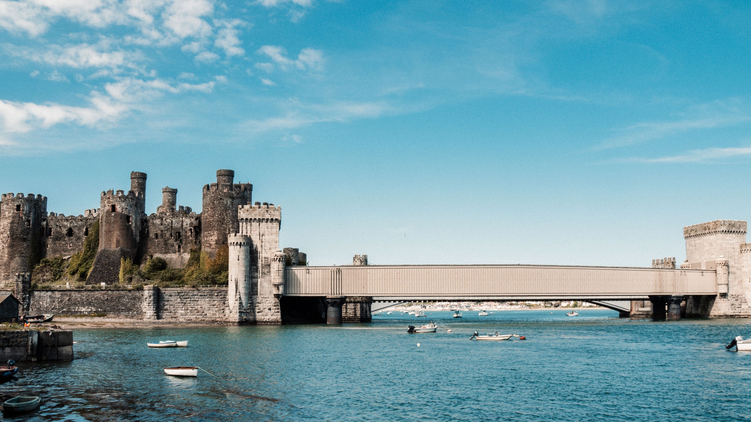 A Day Out in Conwy from Llandudno: Castle, Quay & the Smallest House in Britain