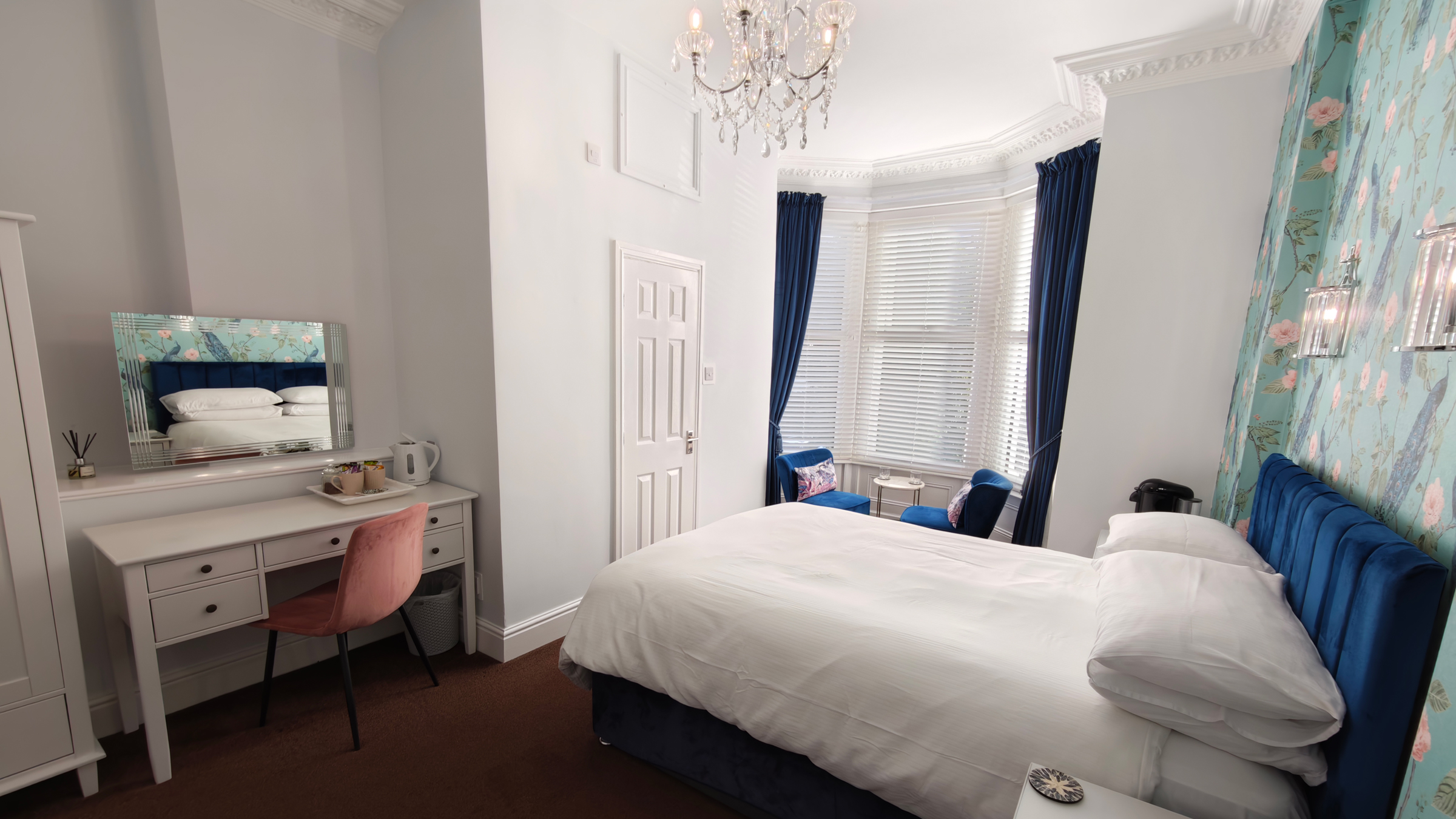 Room 3 — Front-Facing Deluxe King at The Rosedene, Llandudno — photo 2