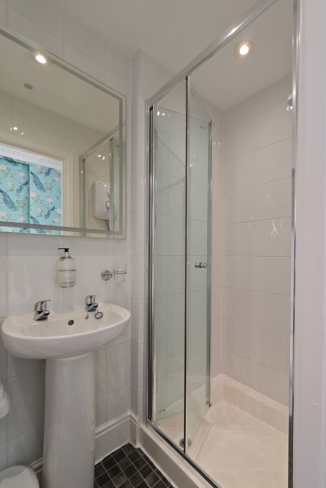 Room 3 — Front-Facing Deluxe King at The Rosedene, Llandudno — photo 5