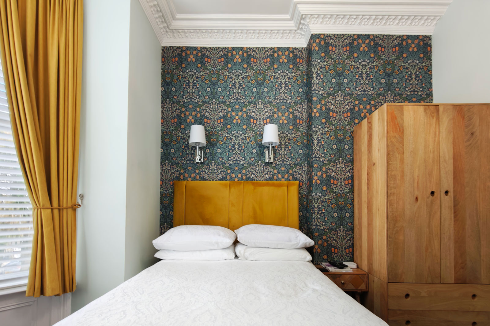Room 5 — Light-Filled Deluxe Double at The Rosedene, Llandudno — photo 3