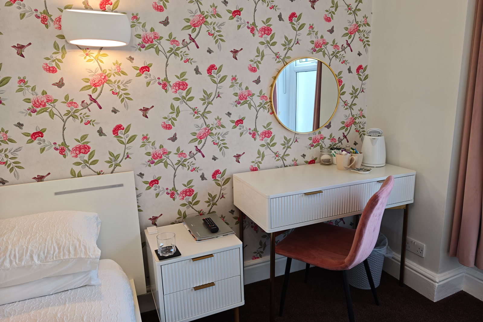 Room 6 — King Room at The Rosedene, Llandudno — photo 5